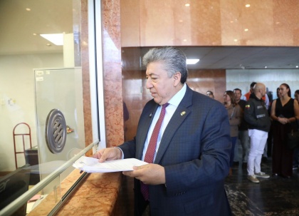 Recalde propone dar títulos de propiedad a posesionarios