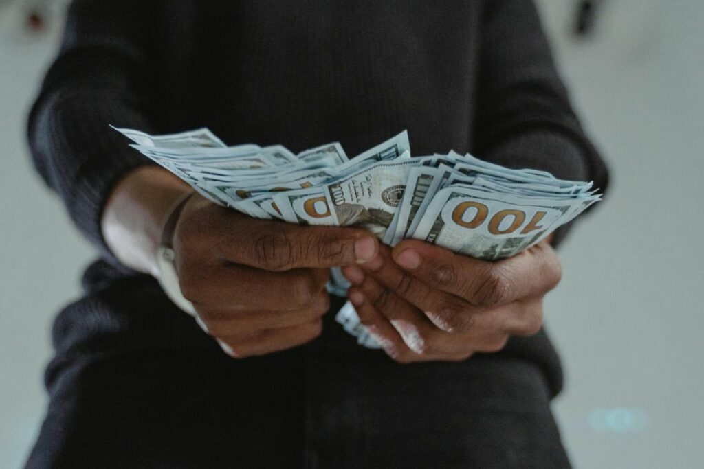 sacapintas-asaltan-a-extranjero-y-roban-usd-100.000.ecuador221.com_.ec_ Sacapintas asaltan a extranjero y roban USD 100.000