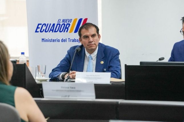 Trabajo propone ajustes para agilizar trámite de visto bueno