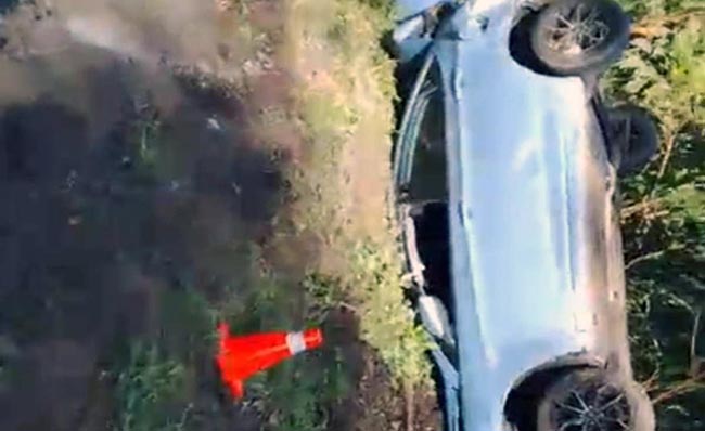 ecuador 221 tres-vehiculos-colisionaron-y-cayeron-en-una-quebrada-en-archidona-ecuador221.com_.ec_ Tres vehículos colisionaron y cayeron en una quebrada en Archidona