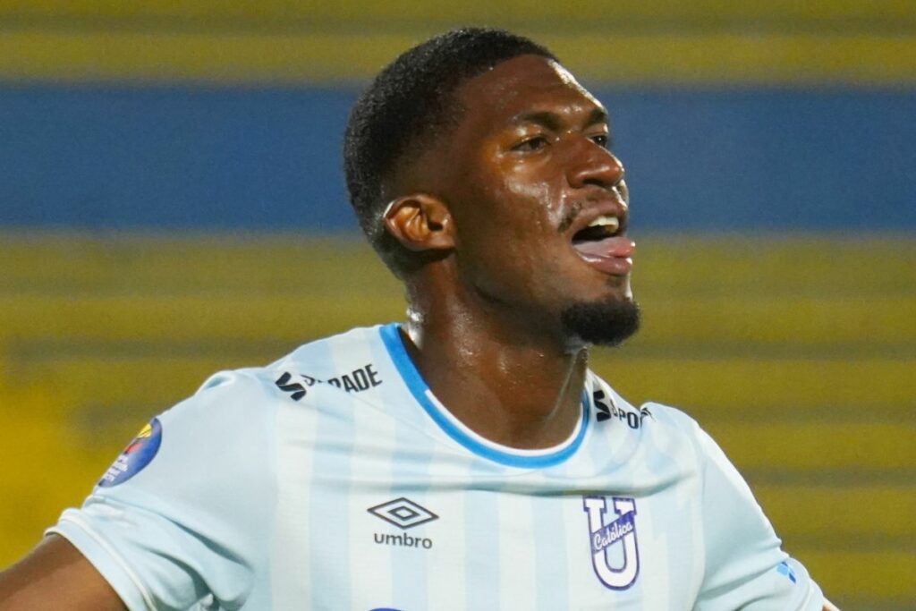 ecuador 221 universidad-catolica-clasifica-a-primera-final-historica-nacional.ecuador221.com_.ec_ Universidad Católica clasifica a primera final histórica nacional