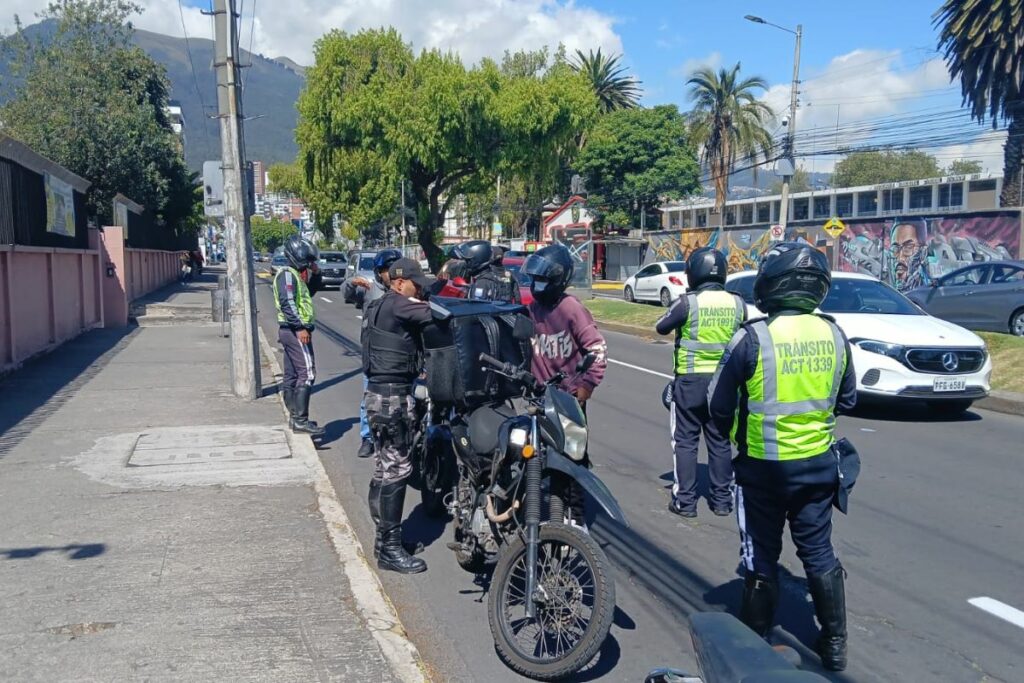 amt-intensifica-controles-a-motos-tras-crimen-en-uito.ecuador221.com_.ec_ AMT intensifica controles a motos tras crimen en Quito