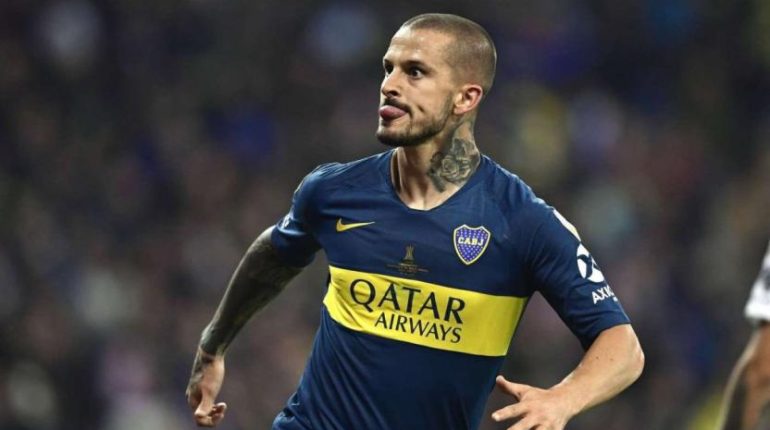 Benedetto llega a Barcelona como apuesta ofensiva