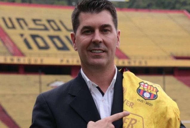 César Farías emerge como opción para Barcelona SC
