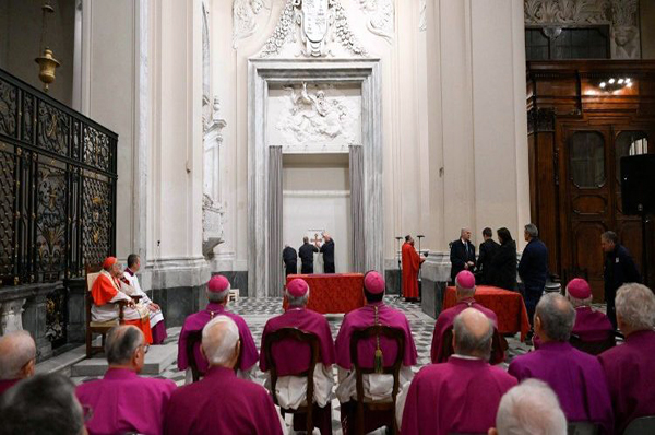 Clausurada la Puerta Santa de San Juan de Letrán en Roma