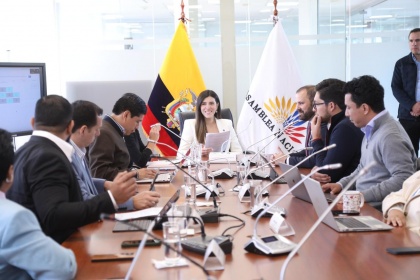 Comisión aprueba ley que impulsa empleo juvenil