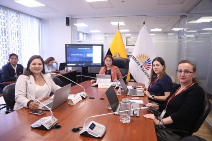 Comisión impulsa unificación legal sobre créditos e intereses