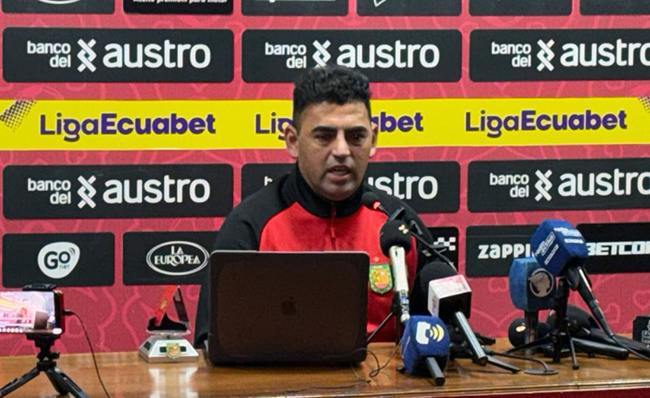 Deportivo Cuenca va por la línea argentina para el torneo 2026