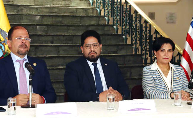 Ecuador y EEUU alistan operaciones militares en la frontera norte