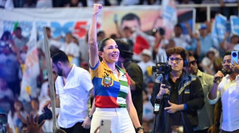 Gabriela Rivadeneira asume presidencia de Revolución Ciudadana