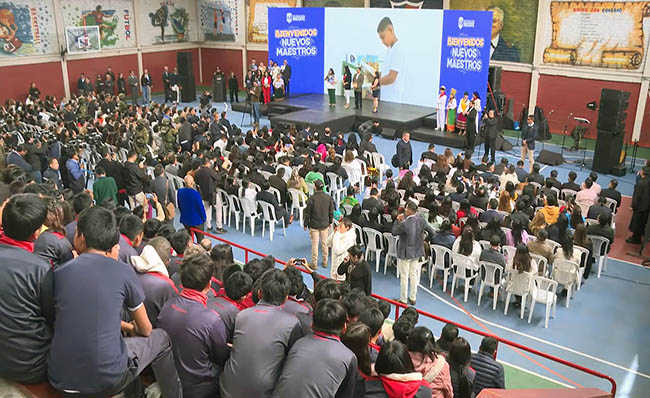 Gobierno Nacional entregó nombramientos a 789 docentes