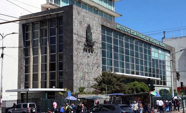 IESS: Jubilados recibirán aumento en sus pensiones desde enero de 2026