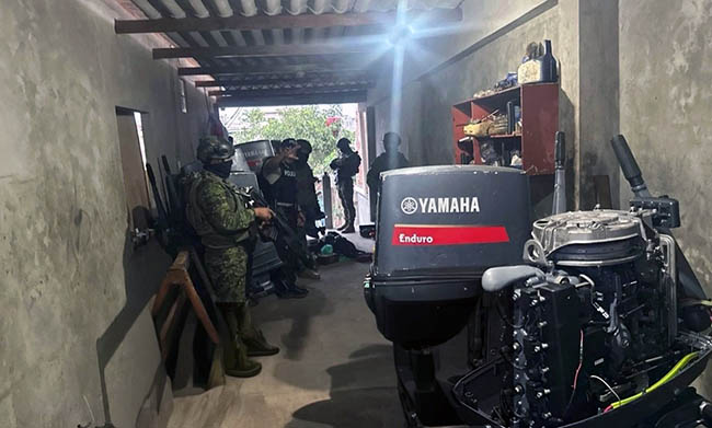 ecuador 221 militares-incautan-varios-motores-fuera-de-borda-reportados-como-robados-ecuador221.com_.ec- Militares incautan varios motores fuera de borda reportados como robados