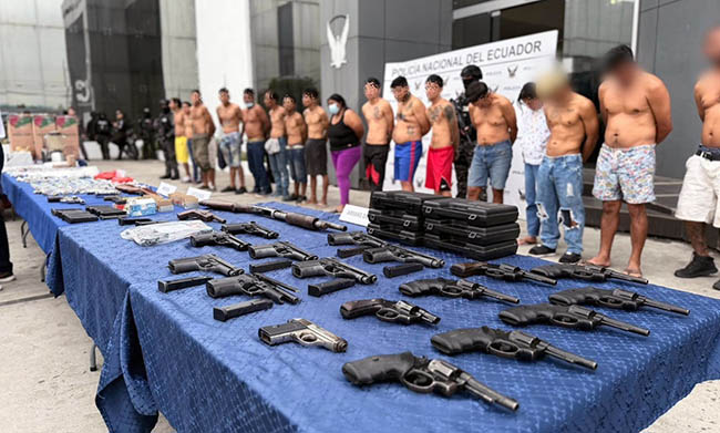 ecuador 221 operativo-apolo-4-detienen-a-20-personas-e-incautan-armas-ecuador221.com_.ec_ Operativo Apolo 4: detienen a 20 personas e incautan armas