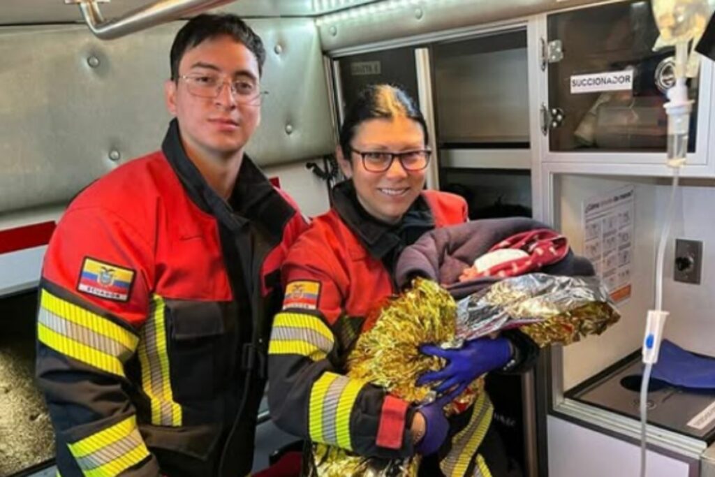 parto-en-via-publica-activa-emergencia-en-sur-quiteno.ecuador221.com_.ec_ Parto en vía pública activa emergencia en sur quiteño