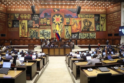 Pleno debatirá ley sobre uso delictivo de uniformes