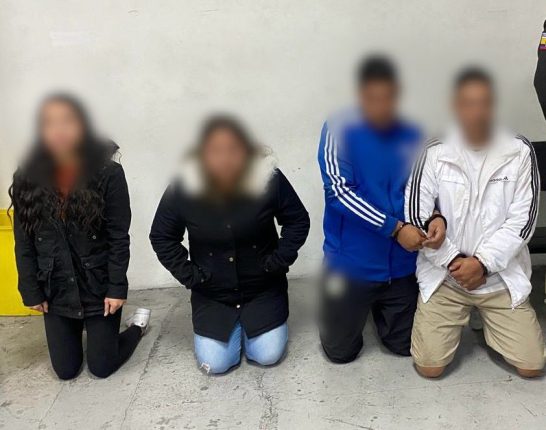 Policía captura a cuatro presuntos extorsionadores en Tumbaco