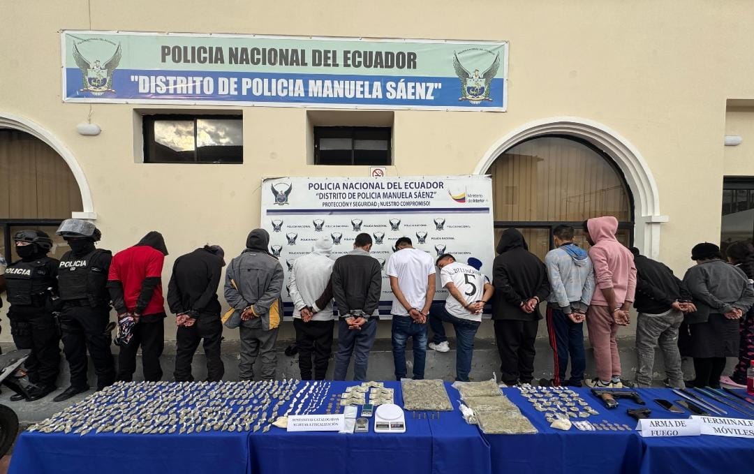 policia-nacional-aprehendio-a-13-personas-en-el-centro-historico.ecuador221.com_.ec_ Policía Nacional aprehendió a 13 personas en el centro histórico