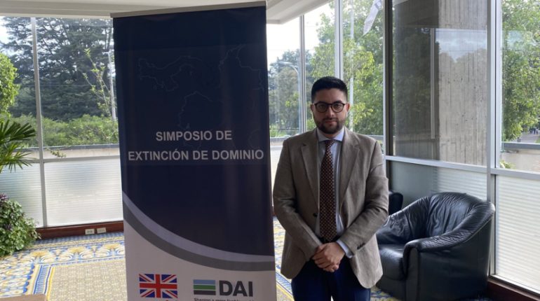 Serrano confirma renuncia tras críticas de Godoy