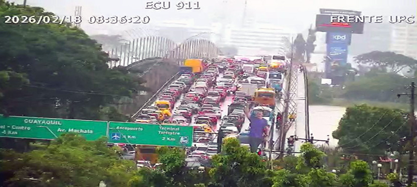 ecuador 221 CONGESTIONAMIENTO-VEHICULAR Lluvias intensas generan acumulación de agua en Guayaquil