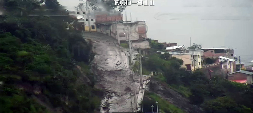 ecuador 221 aluvion-en-Alausi-suspenden-actividades Los habitantes de Alausí realizan minga de limpieza por el aluvión