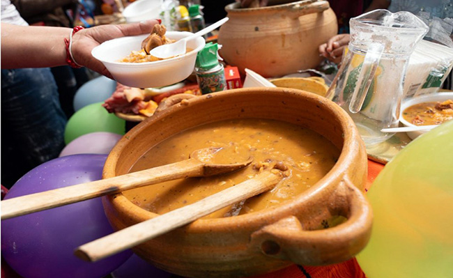 Cuenca va por el Récord Guinness con el “Mote pata más grande del Mundo”