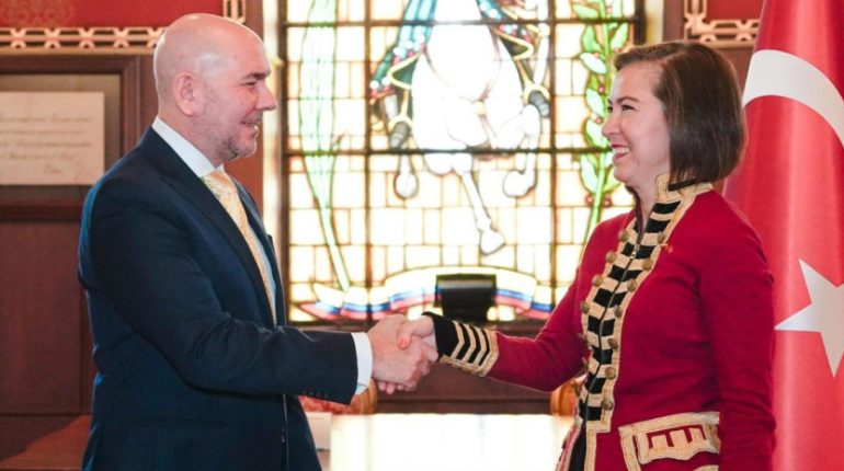 Ecuador sella alianza militar estratégica con Turquía