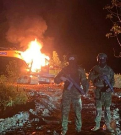 Ejército golpea minería ilegal en Yantzaza