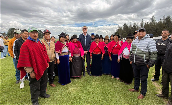 ecuador 221 manos-para-el-campo-politica-publica-para-impulsar-el-sector-agropecuario-ecuador221.com_.ec_ “Manos para el campo”, política pública para impulsar el sector agropecuario