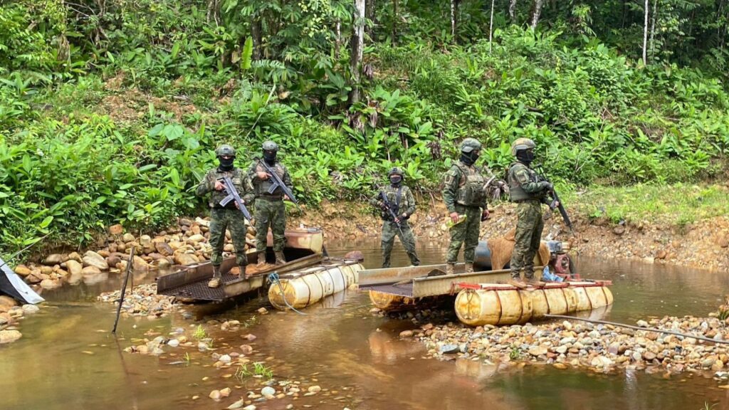 ecuador 221 manzano-depura-sector-minero-con-despidos-masivos.ecuador221.com_.ec_ Inés Manzano depura sector minero con despidos masivos