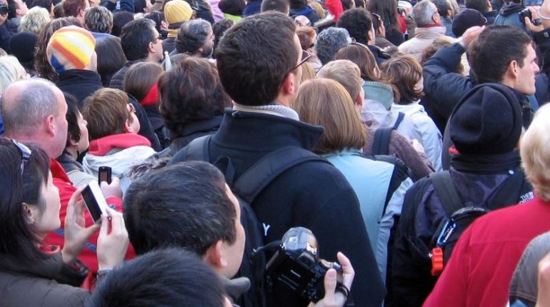 Nacimientos caen y migración deja saldo negativo