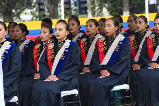 Policía incorpora 329 nuevos licenciados en Quito