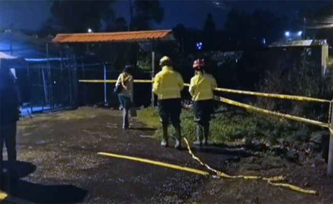 Quebrada Las Lanzas se desbordó y arrastró casas y un puente