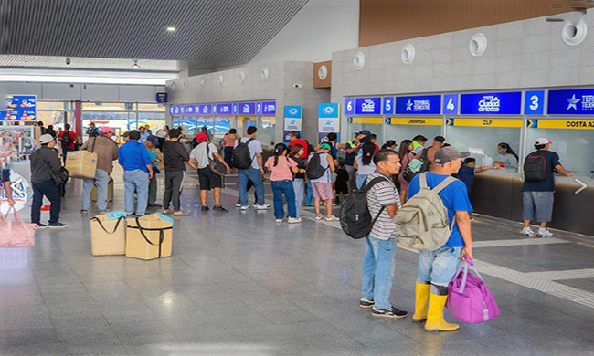 Red de terminales municipales refuerzan controles y vigilancia por alta salida de viajeros