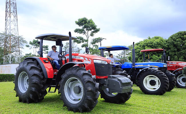 Roban tractor entregado por Daniel Noboa en Quevedo y secuestran a agricultores