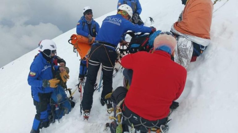 Avalancha de hielo en Cotopaxi alarma a turistas