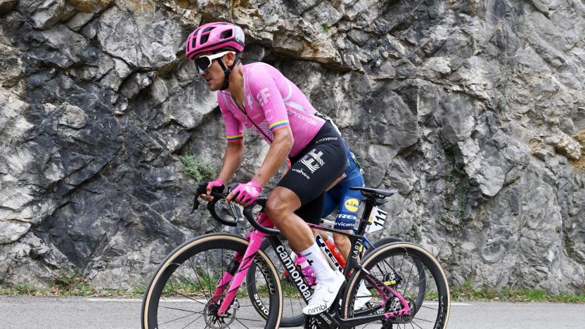 ecuador 221 carapaz-cierra-en-top-10-y-apunta-al-giro.ecuador221.com_.ec_ Carapaz cierra en Top 10 y apunta al Giro