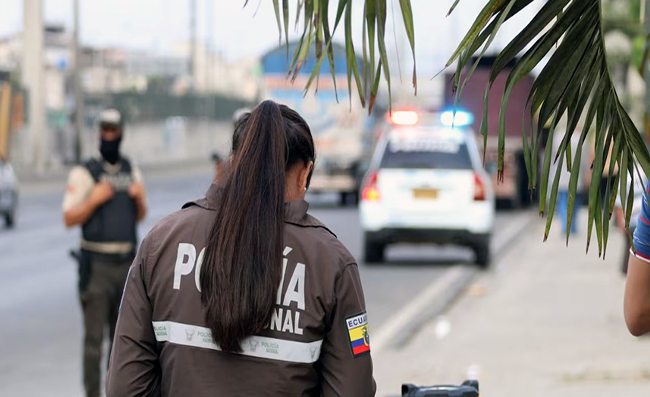 Dos menores heridos al enfrentarse a balas con policías en la isla Trinitaria