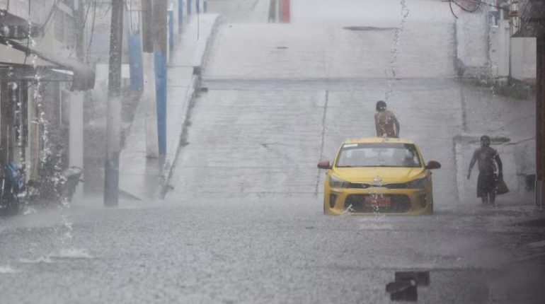 Ecuador en alerta por lluvias intensas hasta miércoles