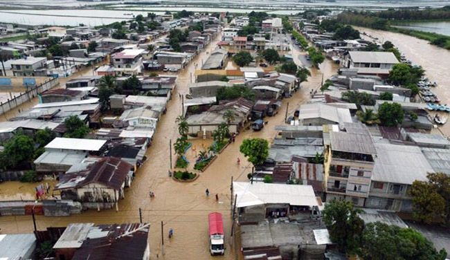 El 60 % de Balao está bajo el agua tras desbordamiento del río