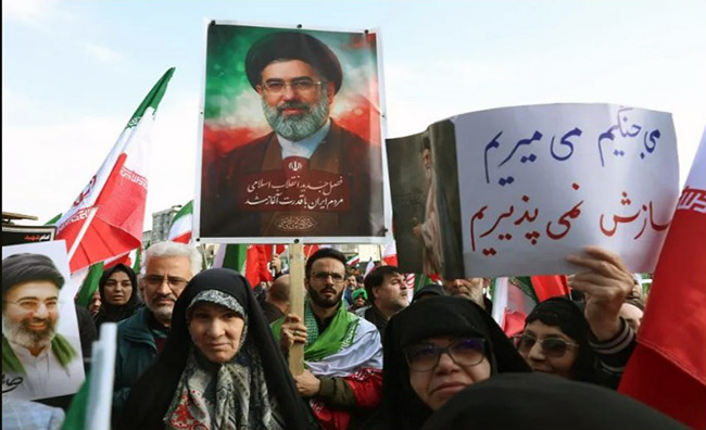 El nuevo líder supremo de Irán desafía a EEUU y pide cerrar Ormuz