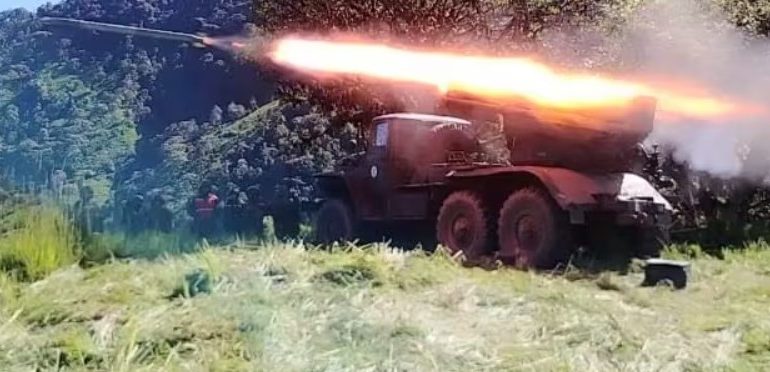 Militares destruyen campamentos ilegales con artillería en Imbabura