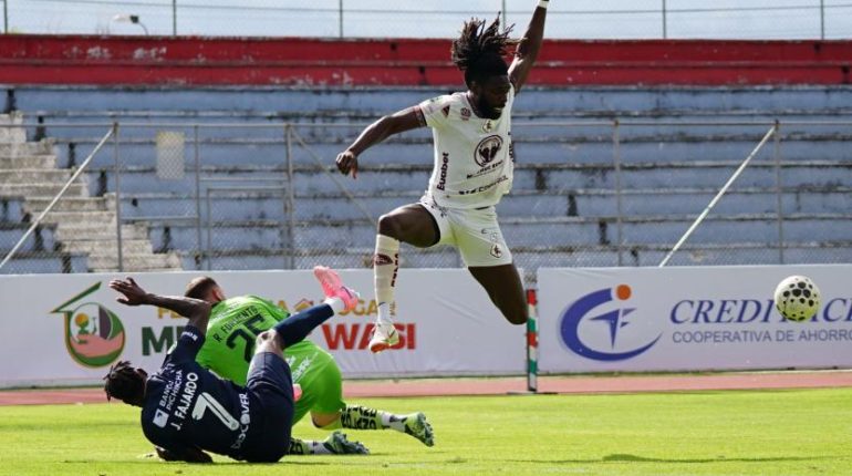 Mushuc Runa y Católica igualan sin goles
