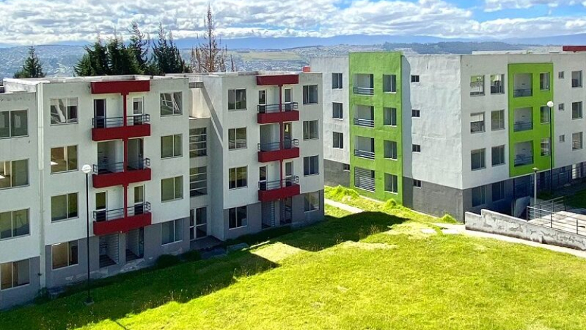 noboa-propone-deducir-impuestos-por-donacin-de-viviendas.ecuador221.com_.ec_ Presidente Noboa propone deducir impuestos por donación de viviendas