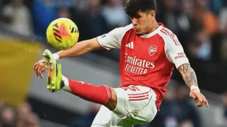 Piero Hincapié gana premio jugador del mes Arsenal