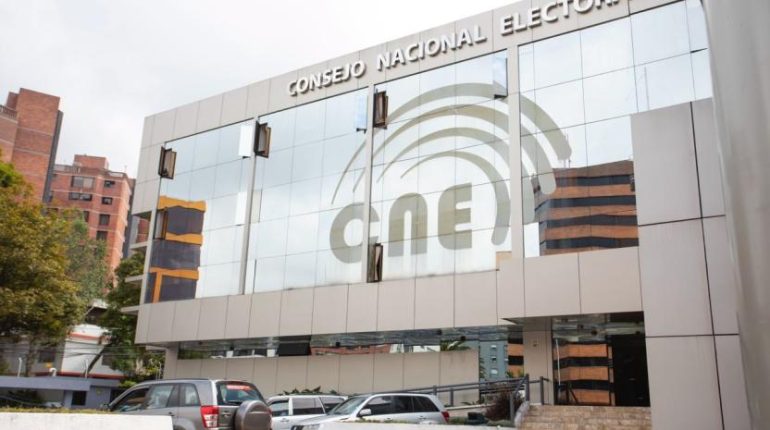 Presentan demanda contra CNE por cambio electoral