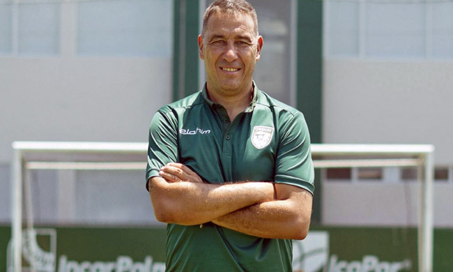 Raúl Antuña dejó el banquillo de Orense