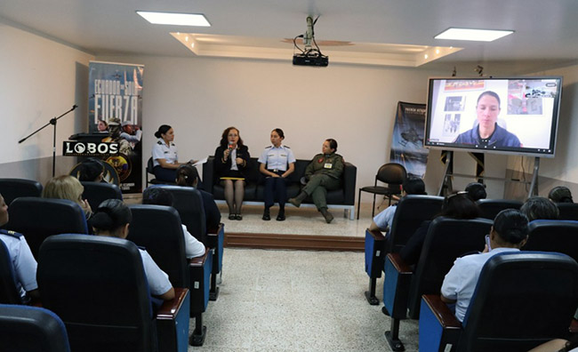 “Rompiendo barreras”, un panel de liderazgo para mujeres
