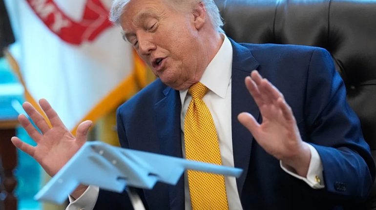 Trump afirma que sería honor “tomar” o liberar Cuba