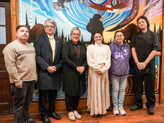 Vicepresidenta impulsa alianza internacional para fortalecer salud materno infantil